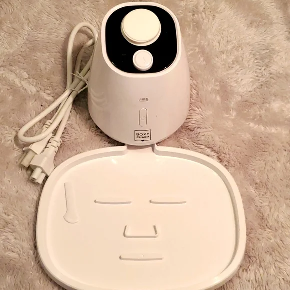 NWOT Facial Mask Machine - Picture 2 of 4